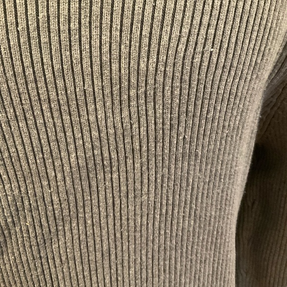 “LAUREN” RIBBED GREY LONG SLEEVED TURTLENECK. - Picture 9 of 14